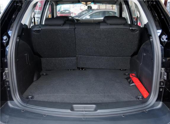 荣威W5 2014款 1.8T 2WD 手动驰域特装版 车厢座椅   后备厢