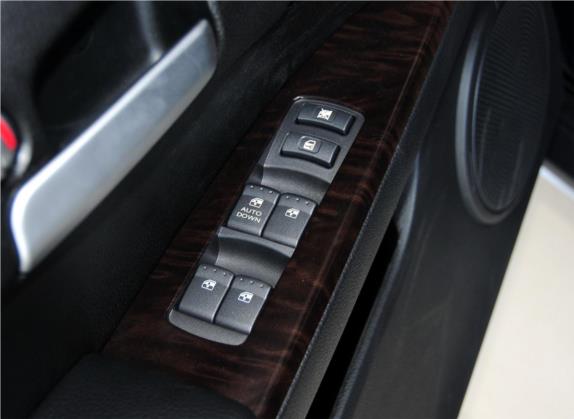 荣威W5 2014款 1.8T 2WD 手动驰域特装版 车厢座椅   门窗控制
