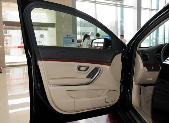 荣威950 2012款 2.0L 舒适版 车厢座椅   前门板