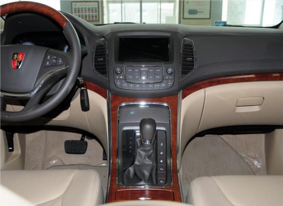 荣威950 2012款 2.0L 典雅版 中控类   中控台
