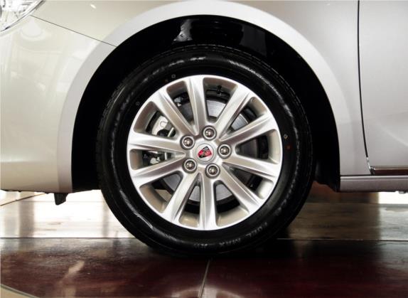 荣威950 2012款 2.0L 典雅版 其他细节类   前轮