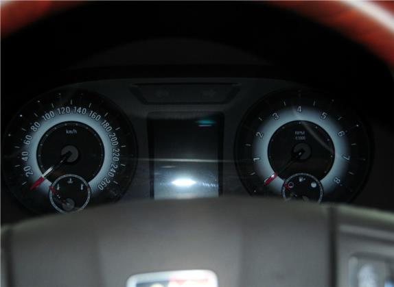 荣威950 2012款 2.0L 典雅版 中控类   仪表盘