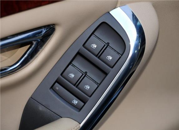 荣威950 2012款 2.4L 豪华版 车厢座椅   门窗控制