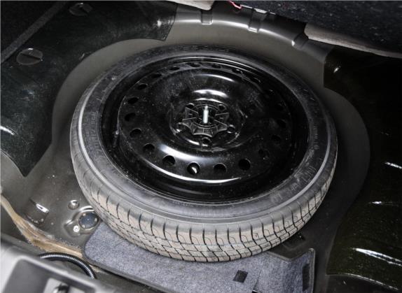 荣威950 2012款 3.0L 旗舰版 其他细节类   备胎
