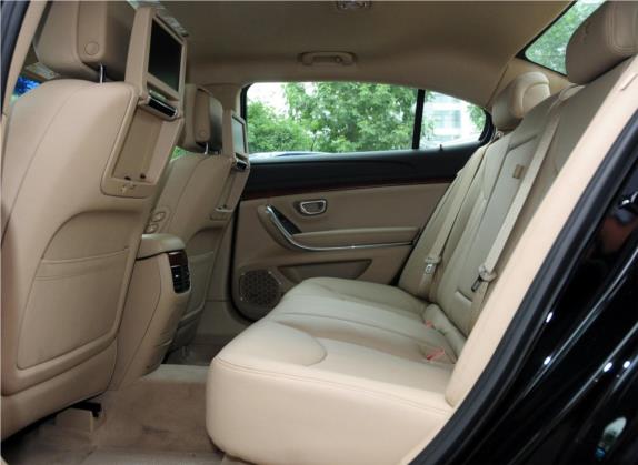 荣威950 2012款 3.0L 旗舰版 车厢座椅   后排空间