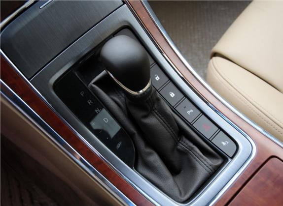 荣威950 2012款 3.0L 旗舰版 中控类   挡把
