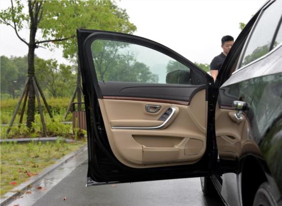 荣威950 2015款 1.8T 典雅版 车厢座椅   前门板