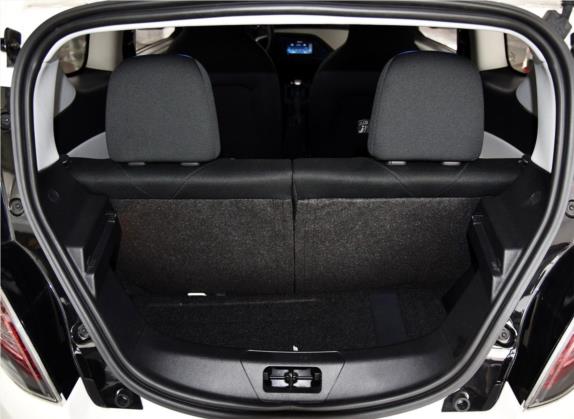 荣威e50 2016款 标准型 车厢座椅   后备厢