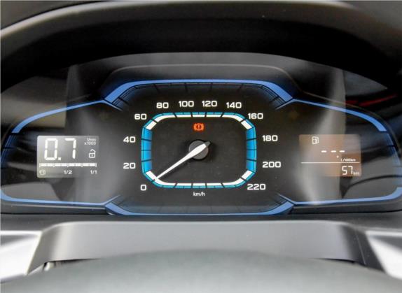 荣威360 2015款 1.5L 手动精英版 中控类   仪表盘