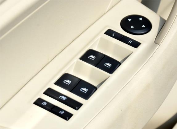 荣威360 2015款 1.5L 手动精英版 车厢座椅   门窗控制