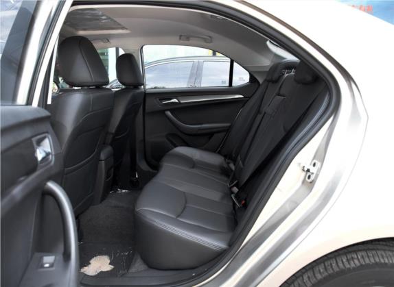 荣威360 2015款 1.5L 手动豪华版 车厢座椅   后排空间