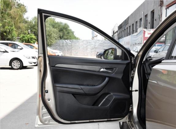 荣威360 2015款 1.5L 手动豪华版 车厢座椅   前门板