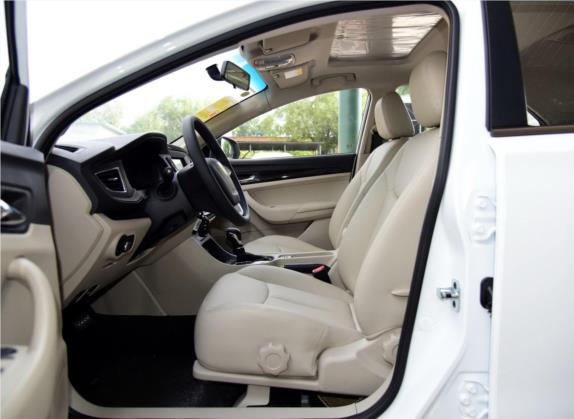 荣威360 2015款 1.5L 自动豪华版 车厢座椅   前排空间
