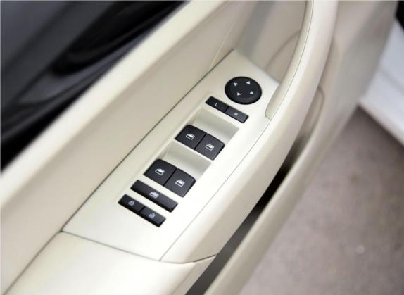 荣威360 2015款 1.5L 自动豪华版 车厢座椅   门窗控制
