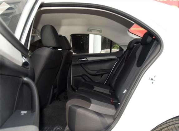 荣威360 2016款 1.5L 自动智屏版 车厢座椅   后排空间