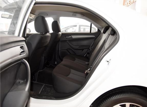 荣威360 2017款 1.5L 自动智屏版 车厢座椅   后排空间