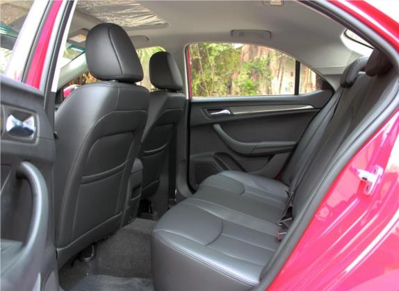 荣威360 2017款 1.5L 手动豪华版 车厢座椅   后排空间