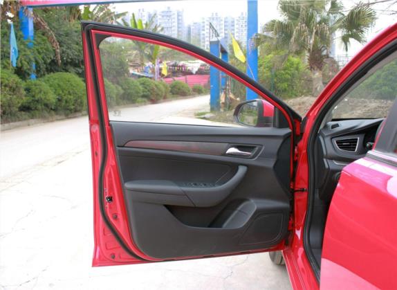 荣威360 2017款 1.5L 手动豪华版 车厢座椅   前门板