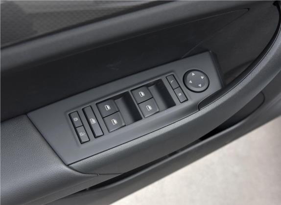 荣威360 2017款 1.5L 自动豪华版 车厢座椅   门窗控制