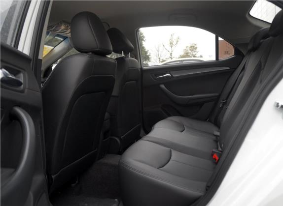荣威360 2018款 PLUS 1.5L 自动豪华版 车厢座椅   后排空间