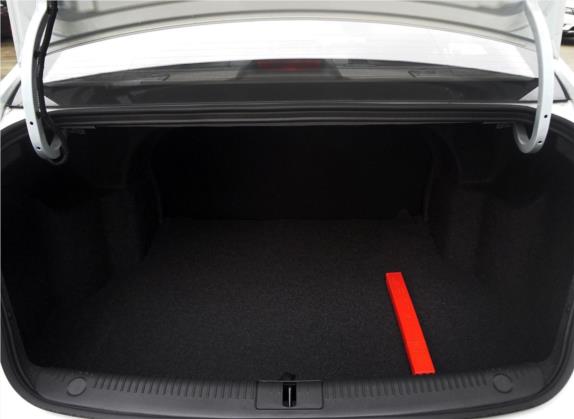 荣威360 2018款 PLUS 1.5L 自动豪华版 车厢座椅   后备厢