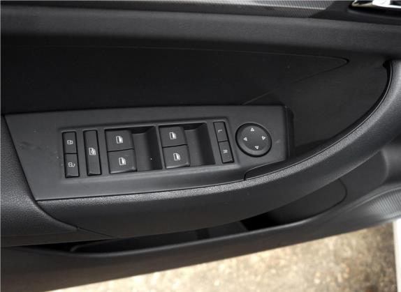 荣威360 2018款 PLUS 1.5L 自动豪华版 车厢座椅   门窗控制