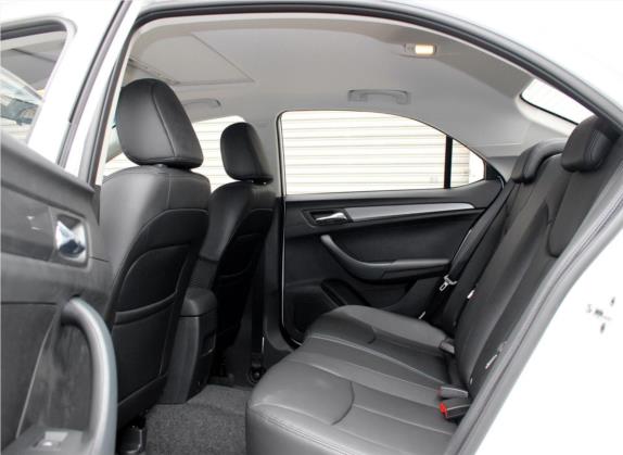 荣威360 2018款 PLUS 1.5L 手动尊享版 车厢座椅   后排空间