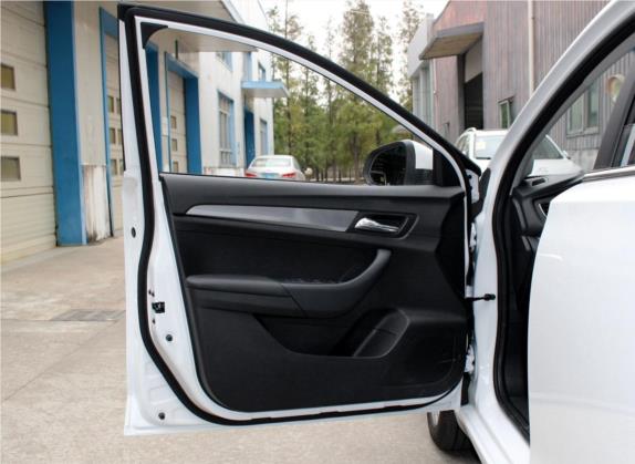 荣威360 2018款 PLUS 1.5L 手动尊享版 车厢座椅   前门板