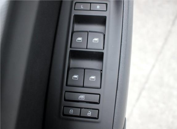 荣威360 2018款 PLUS 1.5L 手动尊享版 车厢座椅   门窗控制
