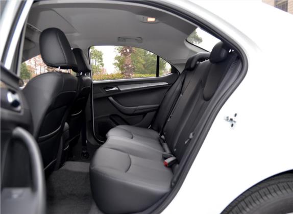 荣威360 2018款 PLUS 1.5L 自动尊享版 车厢座椅   后排空间