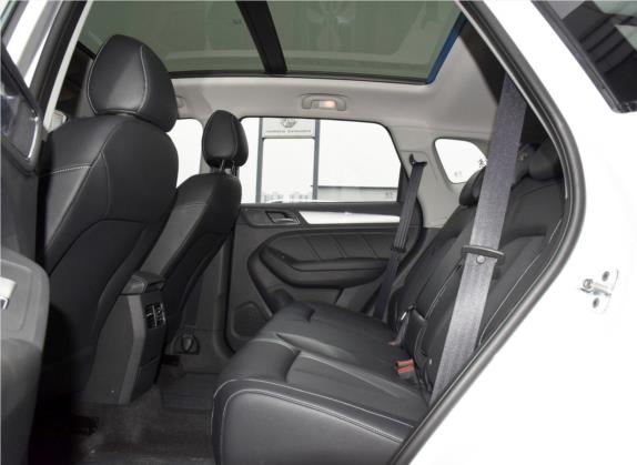 荣威RX5 2016款 20T 两驱手动旗舰版 车厢座椅   后排空间