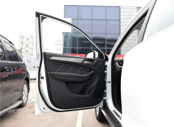 荣威RX5 2016款 20T 两驱手动旗舰版 车厢座椅   前门板