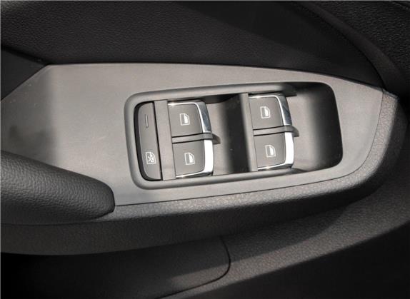 荣威RX5 2016款 20T 两驱手动互联网智惠版 车厢座椅   门窗控制