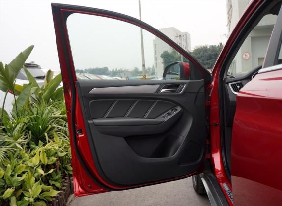荣威RX5 2018款 20T 两驱手动旗舰版 车厢座椅   前门板