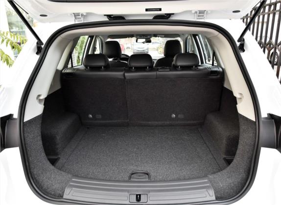荣威RX5 2018款 20T 两驱自动互联网智惠版 车厢座椅   后备厢