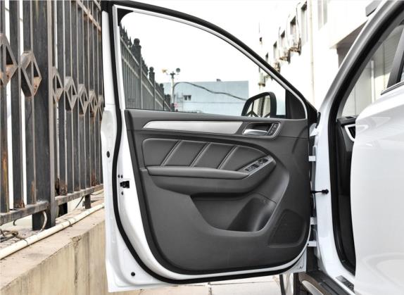 荣威RX5 2018款 20T 两驱自动互联网智惠版 车厢座椅   前门板