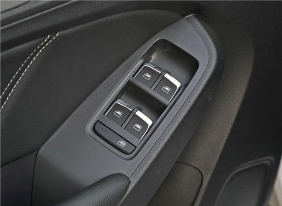 荣威RX5 2018款 20T 两驱自动豪华版 车厢座椅   门窗控制