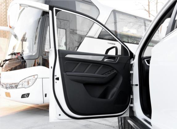 荣威RX5 2018款 30T 两驱自动互联网智享版 车厢座椅   前门板