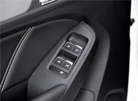 荣威RX5 2018款 30T 两驱自动互联网智享版 车厢座椅   门窗控制