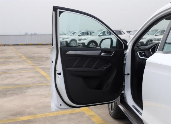 荣威RX5 2019款 20T 两驱手动Ali智联网铂金版 车厢座椅   前门板
