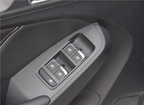 荣威RX5 2019款 30T 两驱自动Ali智联网铂金版 车厢座椅   门窗控制