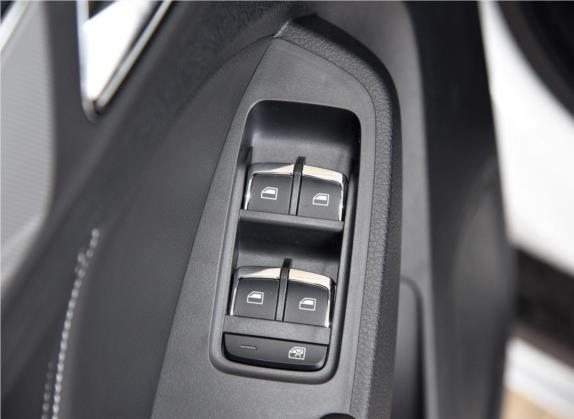 荣威RX5 2020款 20T 手动4G互联超越旗舰版 车厢座椅   门窗控制