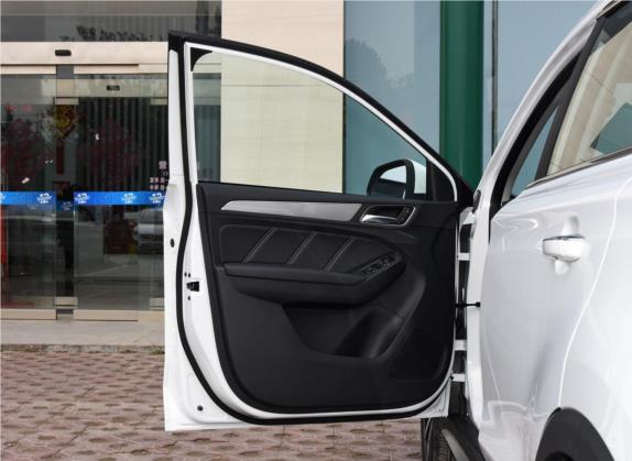 荣威RX5 2020款 20T 自动4G互联超越版 车厢座椅   前门板