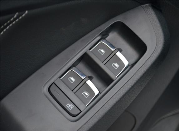 荣威RX5 2020款 20T 自动Ali智联网超越智臻版 车厢座椅   门窗控制