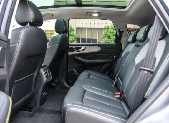 荣威RX5 2020款 PLUS 300TGI 自动Ali国潮荣麟版 车厢座椅   后排空间