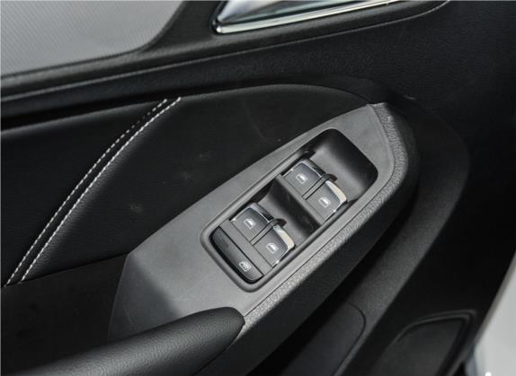 荣威RX5 2020款 20T 自动4G互联百万款 车厢座椅   门窗控制