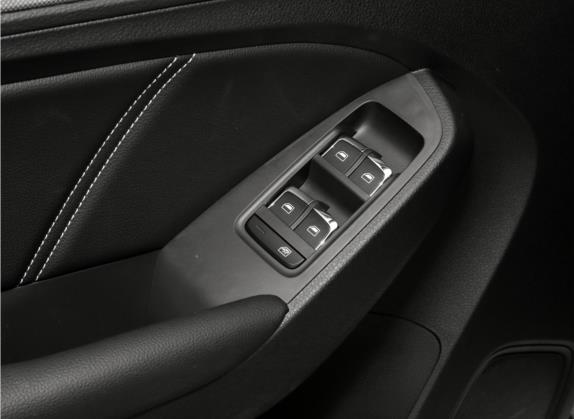 荣威RX5 2020款 20T 自动4G互联百万旗舰款 车厢座椅   门窗控制