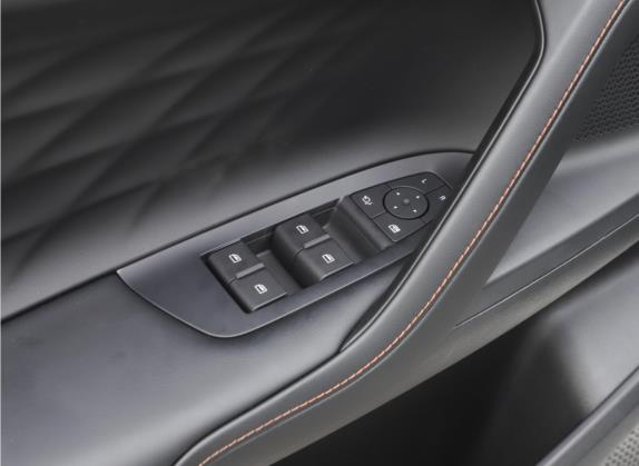 荣威RX5 2023款 第三代 330TGI 滑移好屏版 车厢座椅   门窗控制