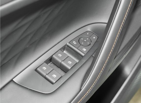 荣威RX5 2023款 第三代 330TGI 超感滑屏版 车厢座椅   门窗控制