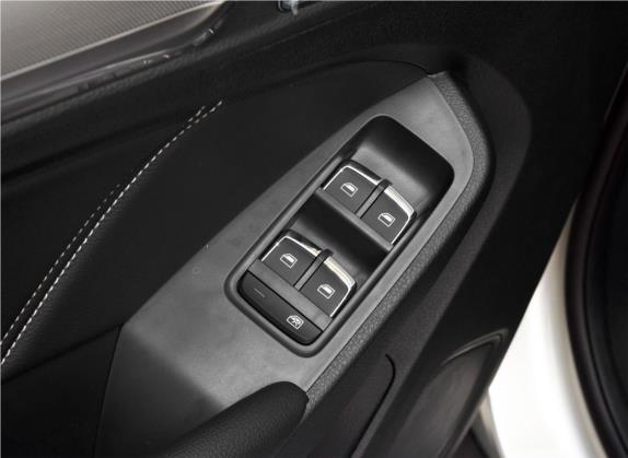 荣威RX5新能源 2017款 ERX5 EV400 电动互联网豪华版 车厢座椅   门窗控制